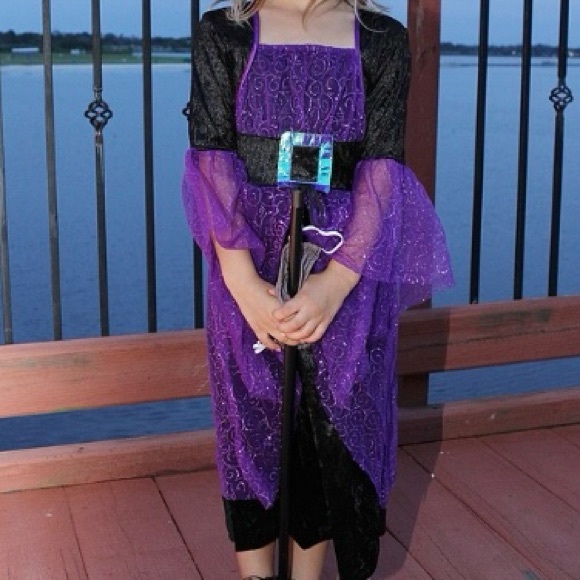 Witch Costume - Picture 3 of 5